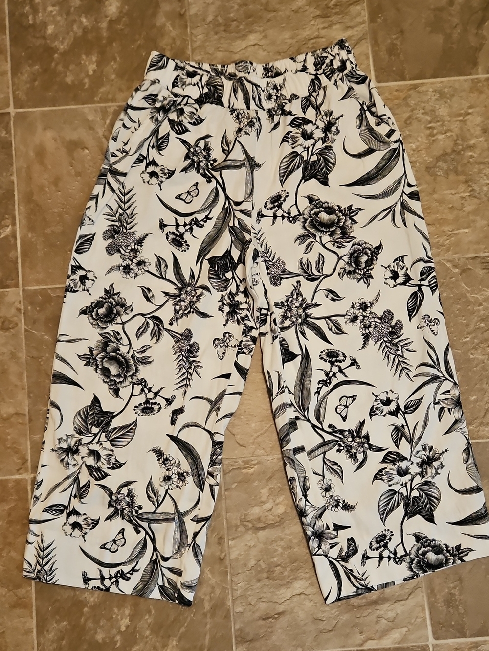 Chapter Black and White Floral Palazzo Pants
